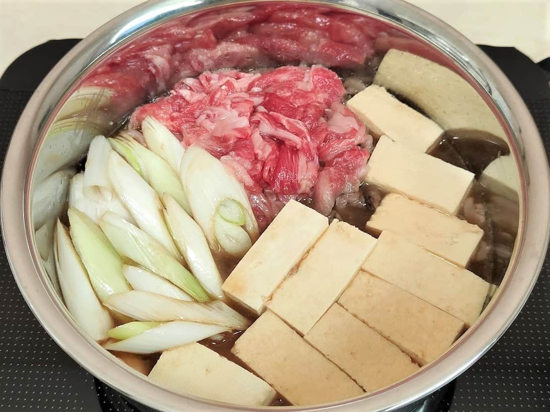 Niku Dofu (Simmered Beef and Tofu) - Umami Pot