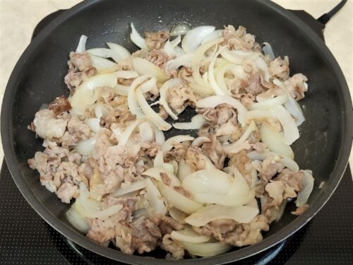 Hayashi Rice (Japanese Hashed Beef with Rice) - Umami Pot