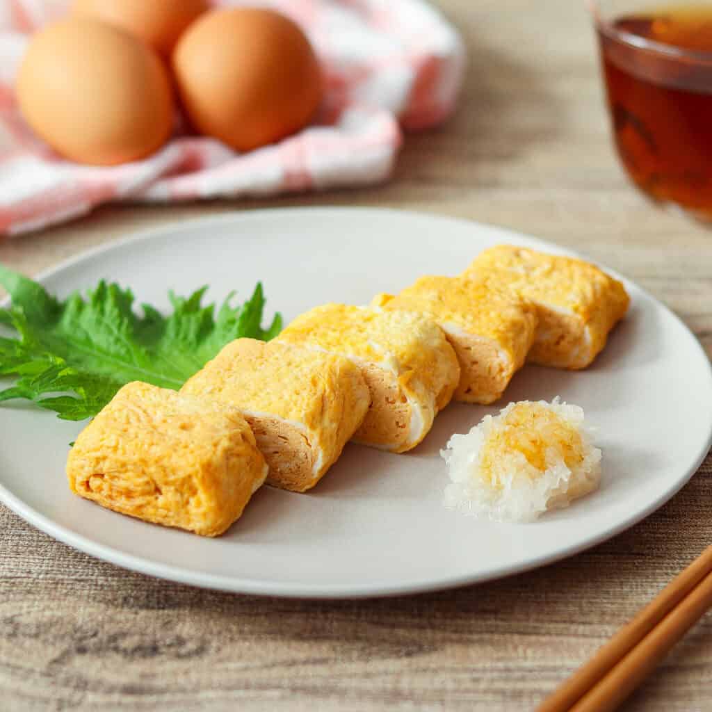 Dashimaki Tamago Japanese Rolled Omelet With Dashi Umami Pot