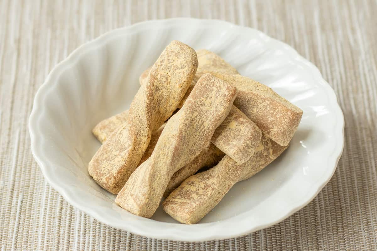 Kinako Nejiri (Japanese twisted soybean flour snack)