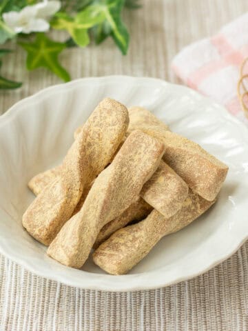 Kinako Nejiri (Japanese twisted soybean flour snack)