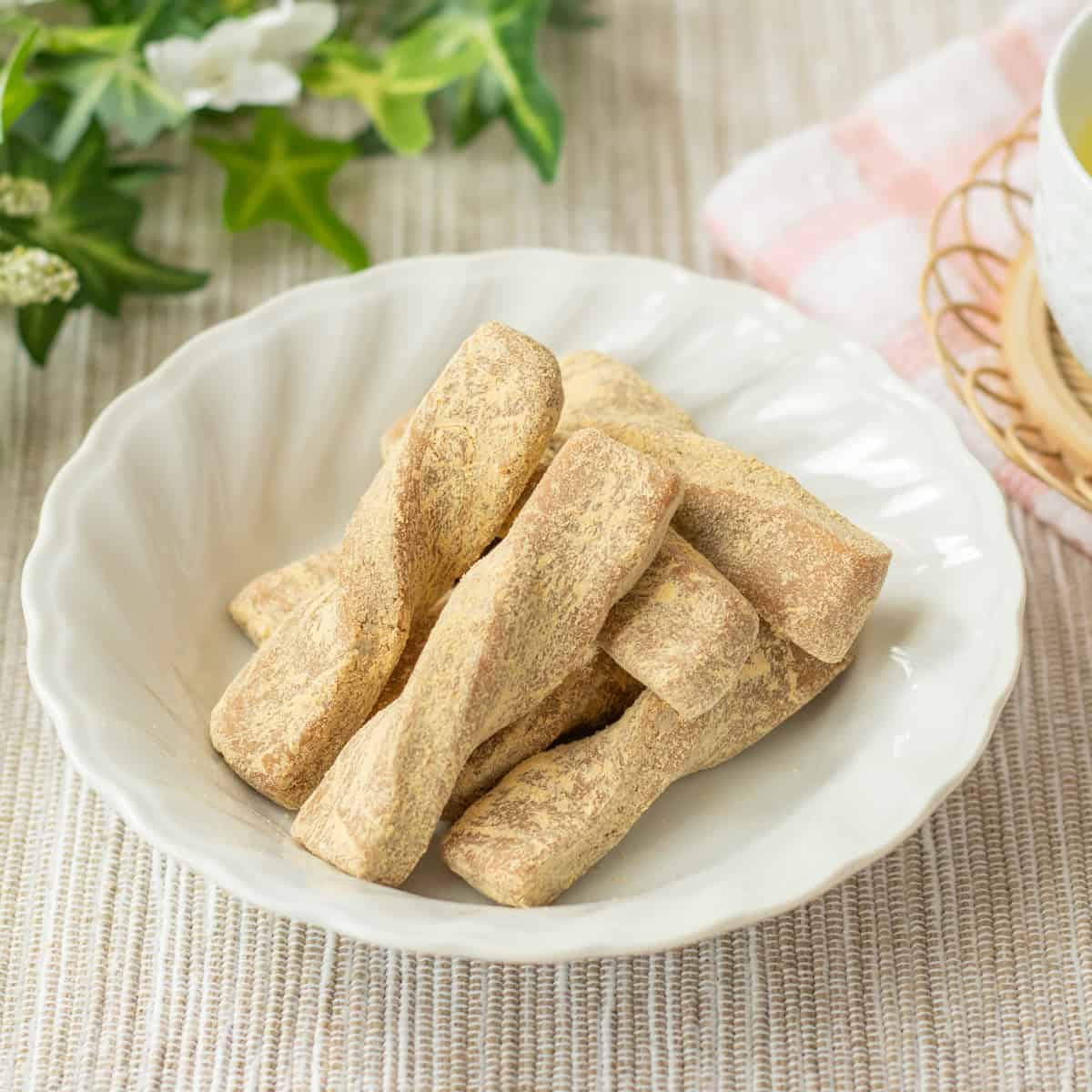 Kinako Nejiri (Japanese twisted soybean flour snack)