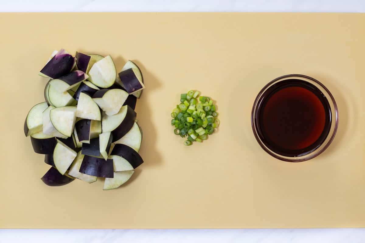 stir-fried Japanese eggplant with ground meat_instruction-1