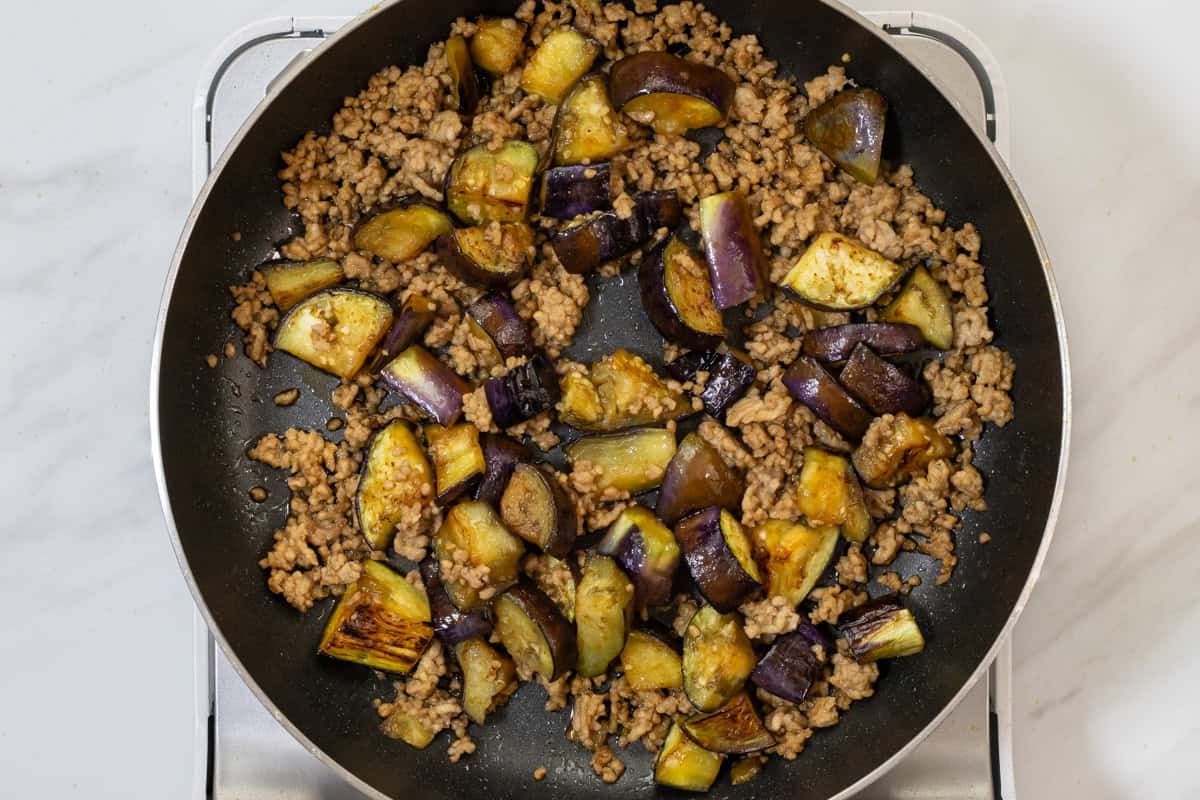 stir-fried Japanese eggplant with ground meat_instruction-4