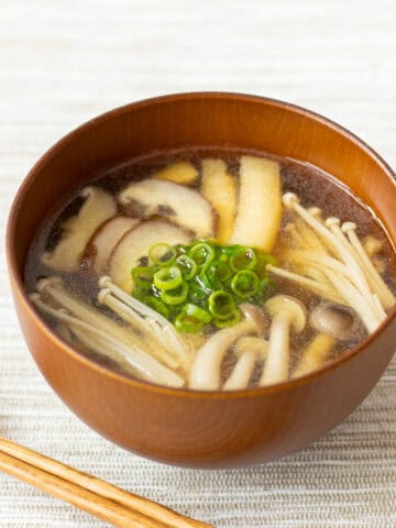 Kinoko Jiru (Japanese mushroom soup)