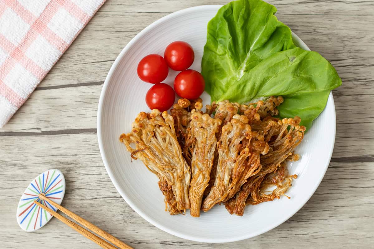 Karikari Enoki (crispy Japanese enoki mushrooms)