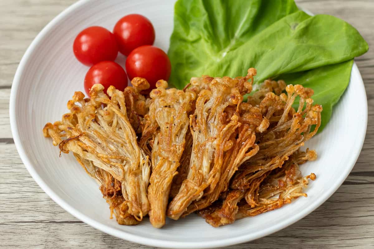 Karikari Enoki (crispy Japanese enoki mushrooms)