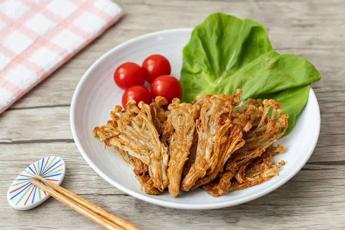 Karikari Enoki (crispy Japanese enoki mushrooms)