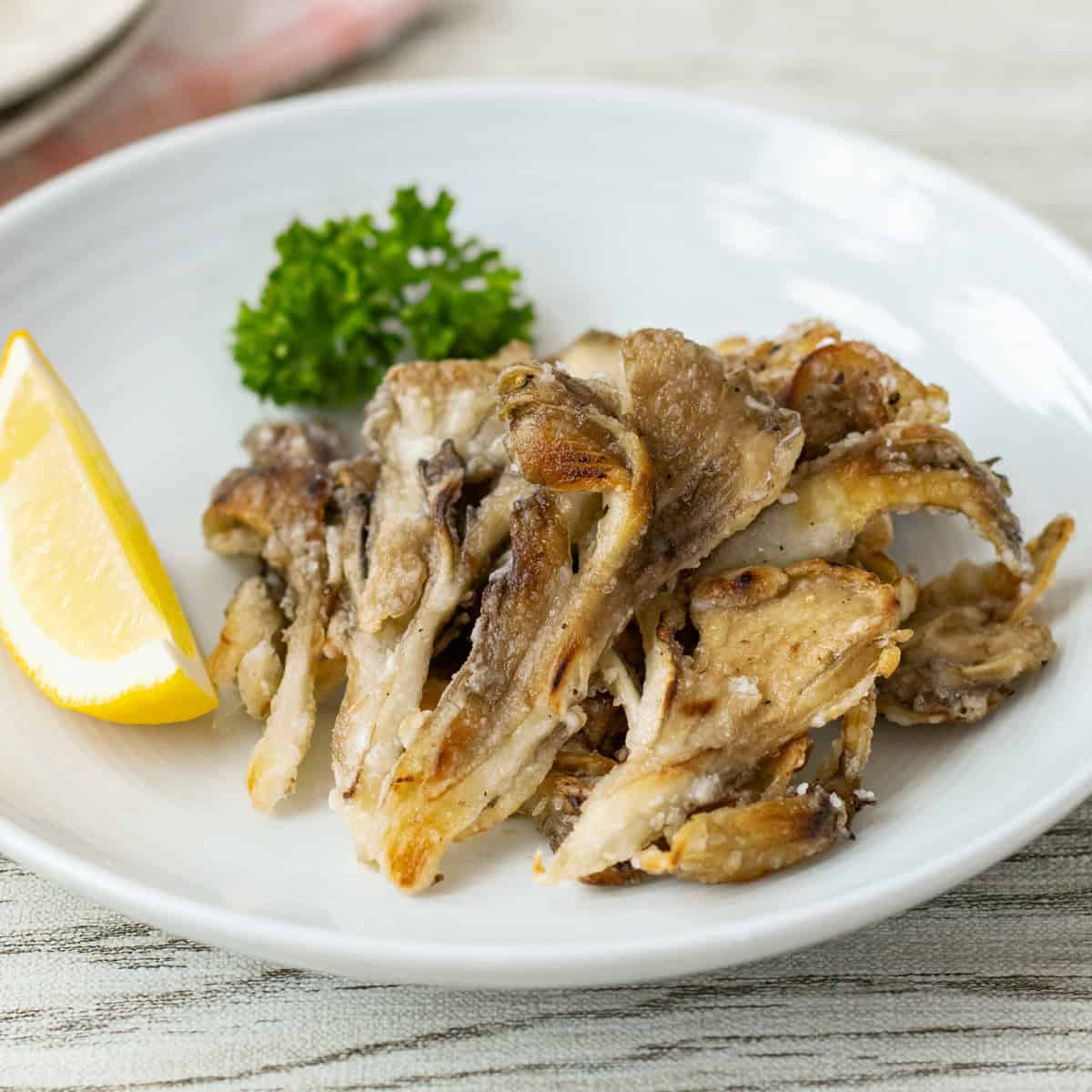 Karikari Maitake (crispy Japanese maitake mushrooms)