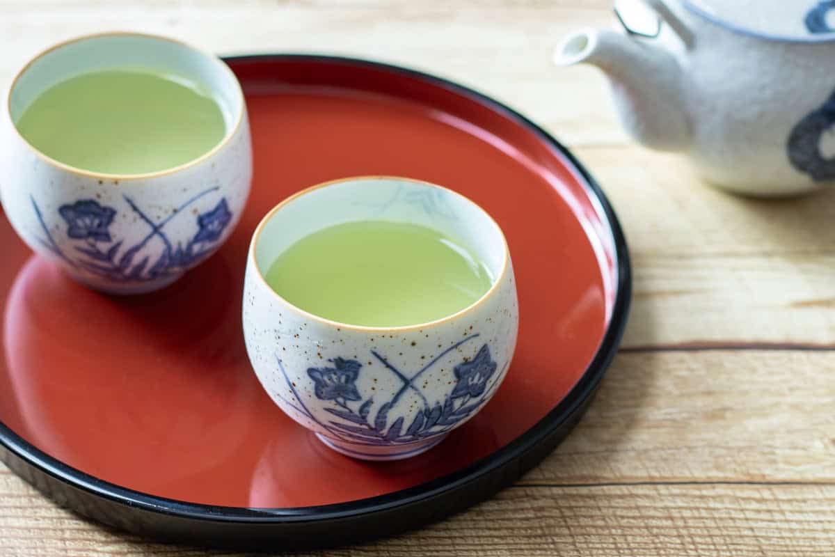 How to Brew Sencha Green Tea (A Traditional Japanese Guide)