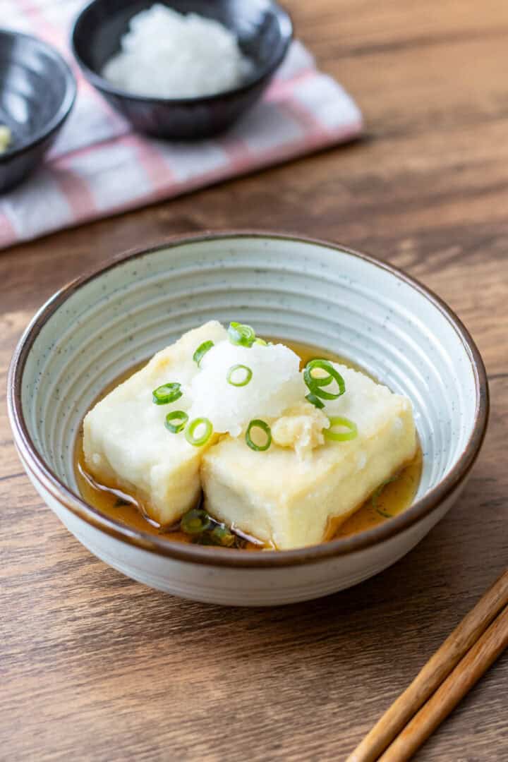 Agedashi Tofu (Japanese Deep Fried Tofu in a Dashi-Based Sauce) - Umami Pot