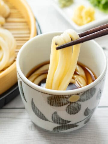 Zaru Udon (Cold Udon Noodles with Dipping Sauce)