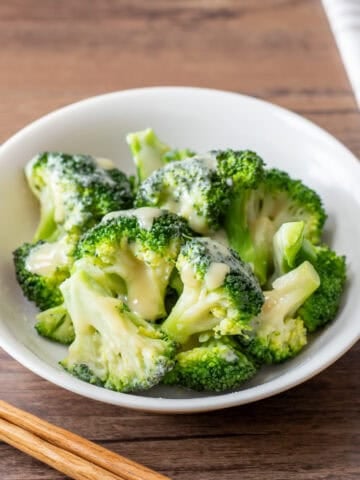 Broccoli Sumisoae (sweet miso vinegar sauce)