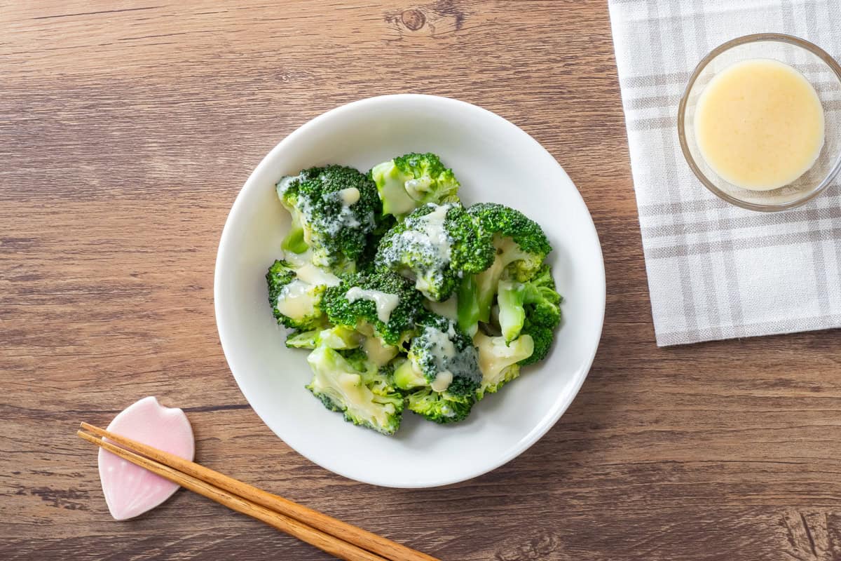 Broccoli Sumisoae (sweet miso vinegar sauce)