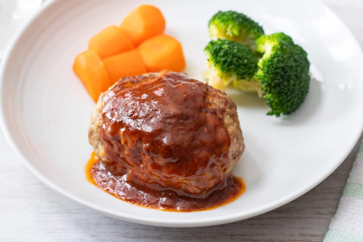 Hambagu (Japanese hamburger steak)