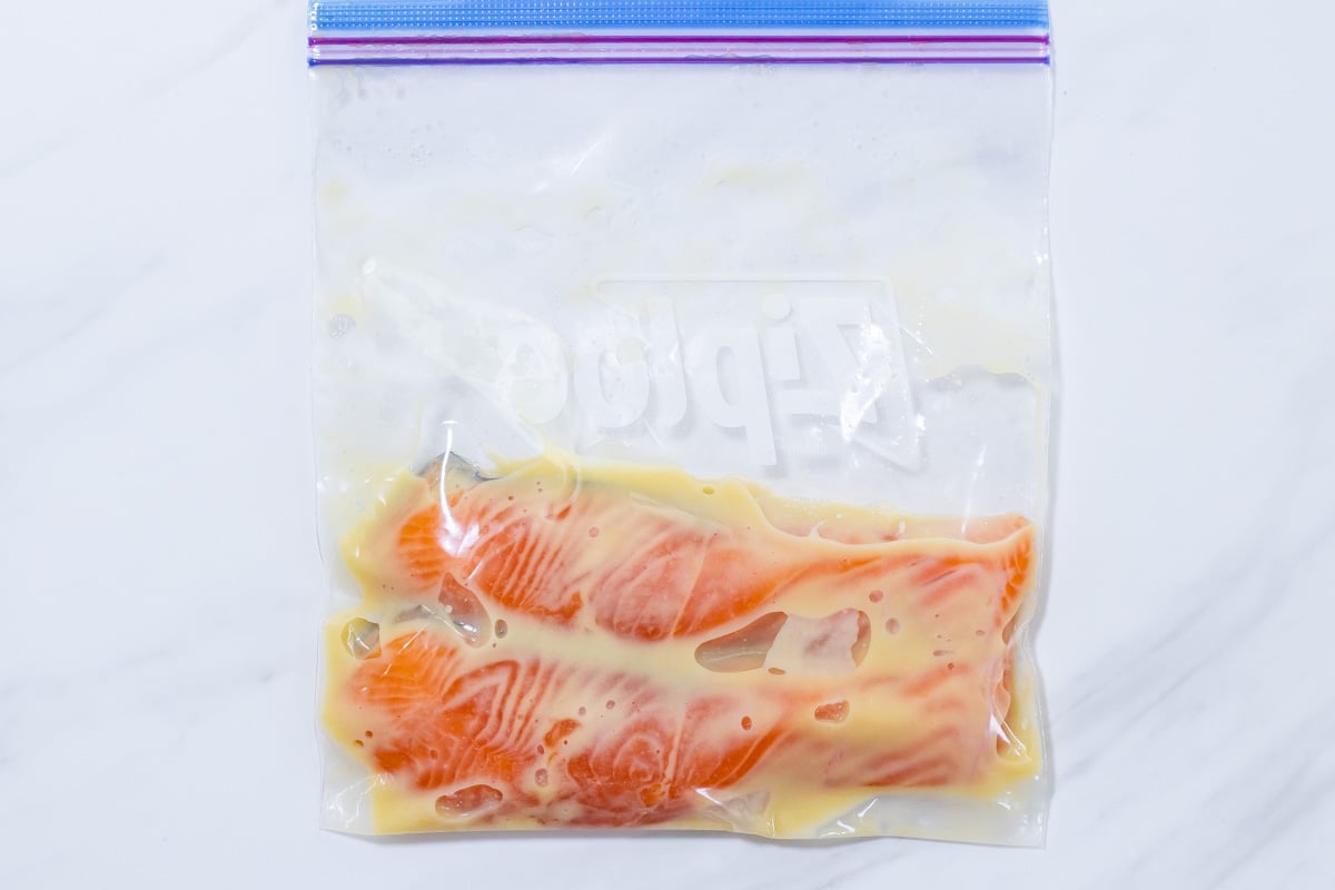 marinating fish fillets