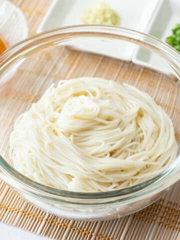 Somen (Cold thin noodles with dipping sauce)